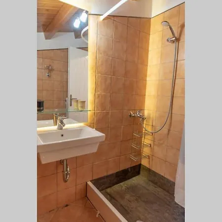 Corinthian Lemon Apartament *